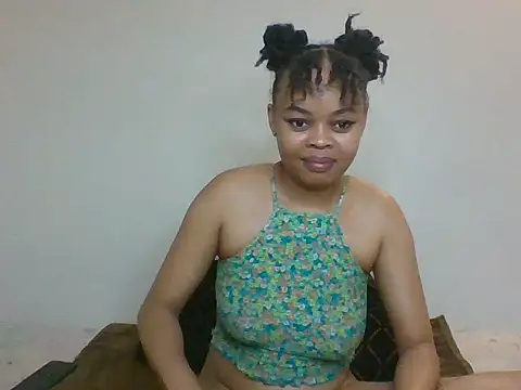 Snapshot of cessylolla8 chatting on 9, 7, 2026 cessylolla8 online show from 9, 7, 2026