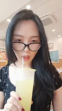 lylxili online show from 17, 6, 2026