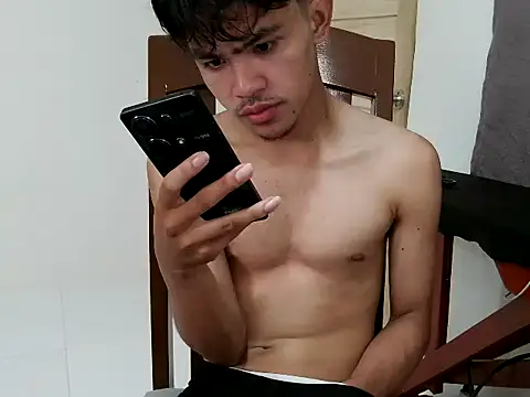 Snapshot of urBunnyboi chatting on 12, 7, 2026 urBunnyboi online show from 12, 7, 2026