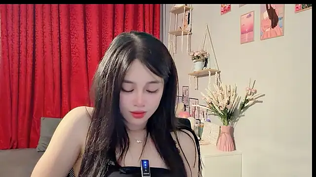 Snapshot of Bee-Cherry chatting on 7, 7, 2026 Bee-Cherry online show from 7, 7, 2026