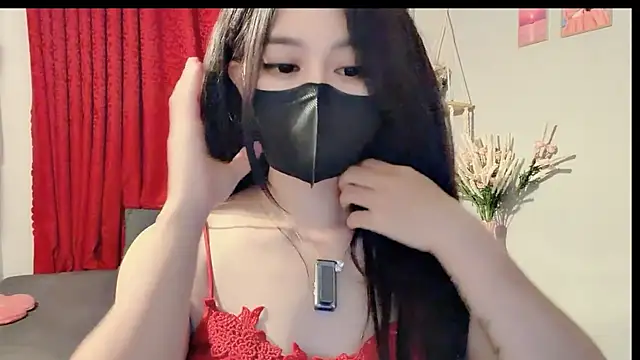 Snapshot of Bee-Cherry chatting on 7, 7, 2026 Bee-Cherry online show from 7, 7, 2026