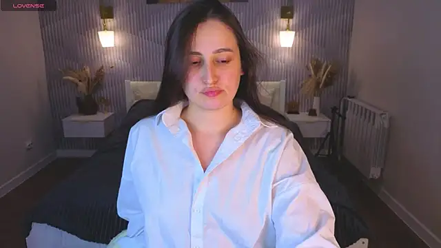 Snapshot of Elizabet_Colllins chatting on 6, 7, 2026 Elizabet Colllins online show from 6, 7, 2026