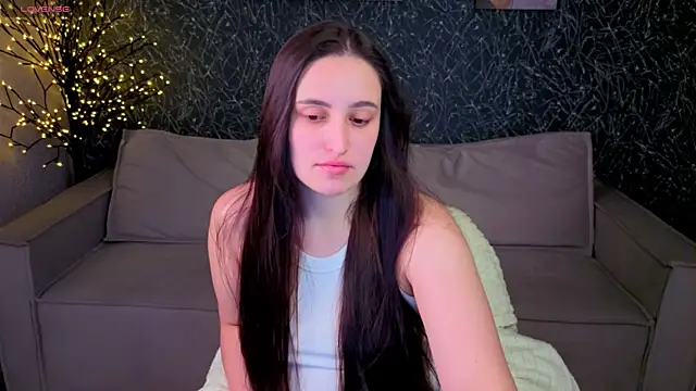 Snapshot of Elizabet_Colllins chatting on 8, 7, 2026 Elizabet Colllins online show from 8, 7, 2026