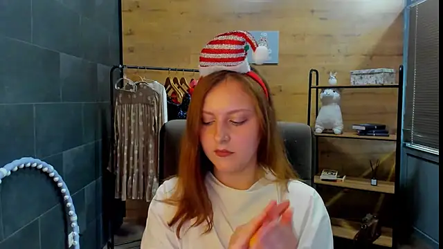 Snapshot of LauraaJohnson chatting on 19, 5, 2026 LauraaJohnson online show from 19, 5, 2026
