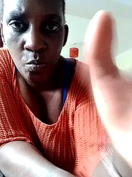 Snapshot of Queeny12 chatting on 2, 6, 2026 Queeny12 online show from 2, 6, 2026