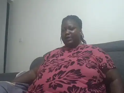 Snapshot of fat_ebonyqueen chatting on 19, 5, 2026 fat ebonyqueen online show from 19, 5, 2026