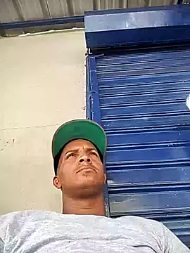 Snapshot of luis391986 chatting on 19, 5, 2026 luis391986 online show from 19, 5, 2026
