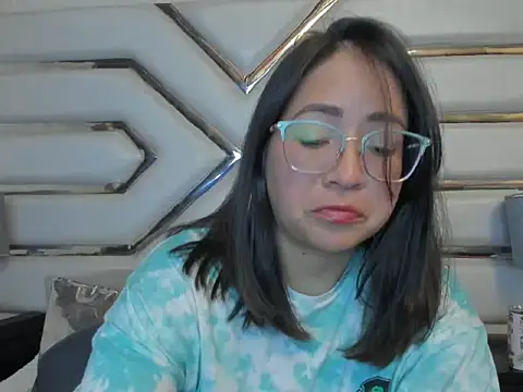 AlissBluumm online show from 9, 6, 2026
