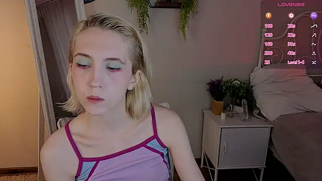 Snapshot of Elen__Moore chatting on 21, 5, 2026 Elen Moore online show from 21, 5, 2026