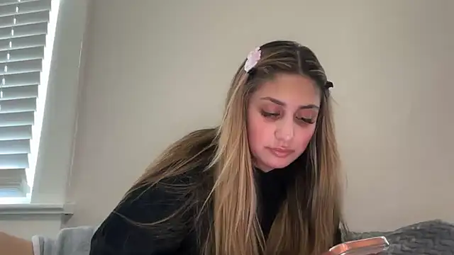 Snapshot of Badbihdani18 chatting on 6, 6, 2026 Badbihdani18 online show from 6, 6, 2026