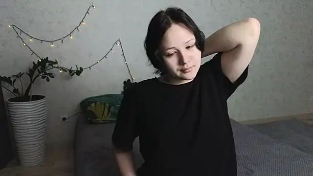 Snapshot of Tori_cute chatting on 25, 5, 2026 Tori cute online show from 25, 5, 2026