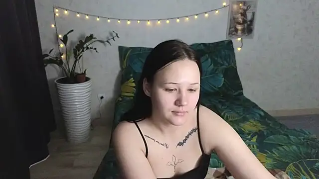 Snapshot of Tori_cute chatting on 5, 6, 2026 Tori cute online show from 5, 6, 2026