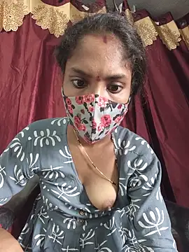 Snapshot of reshma124 chatting on 8, 6, 2026 reshma124 online show from 8, 6, 2026