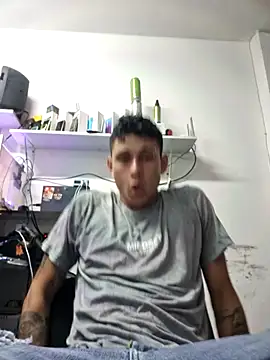 Snapshot of tom_latin chatting on 6, 6, 2026 tom latin online show from 6, 6, 2026