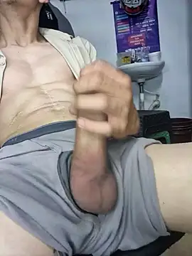 Snapshot of tom_latin chatting on 13, 7, 2026 tom latin online show from 13, 7, 2026