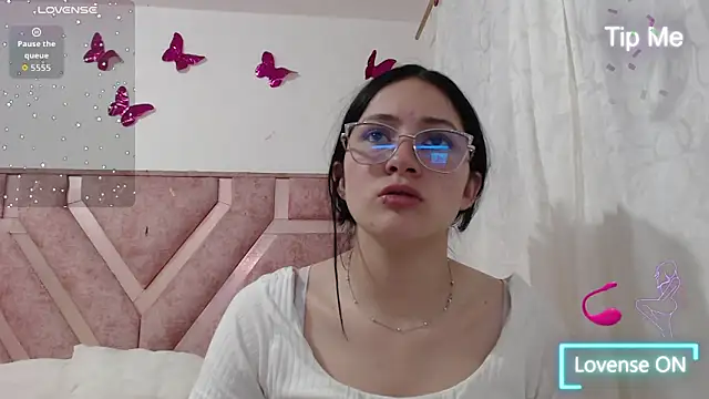 Snapshot of Angel-Hott_ chatting on 11, 6, 2026 Angel-Hott online show from 11, 6, 2026
