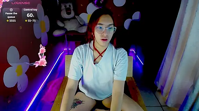 Snapshot of ashly_litlle chatting on 4, 6, 2026 ashly litlle online show from 4, 6, 2026
