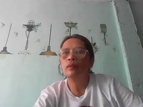 Snapshot of momshe2026 chatting on 14, 6, 2026 momshe2026 online show from 14, 6, 2026
