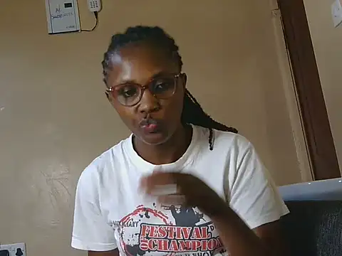Snapshot of Littlemissbarbie chatting on 21, 5, 2026 Littlemissbarbie online show from 21, 5, 2026