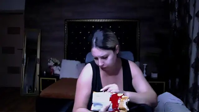 Snapshot of MiraHaze chatting on 5, 10, 2025 MiraHaze online show from 5, 10, 2025
