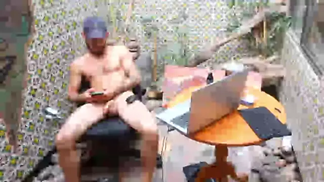 Snapshot of Clevername90 chatting on 4, 4, 2026 Clevername90 online show from 4, 4, 2026
