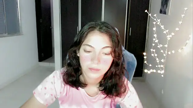 Snapshot of Dolce_more chatting on 5, 6, 2026 Dolce more online show from 5, 6, 2026