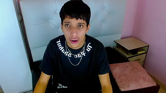 Snapshot of jl_brayan12 chatting on 8, 6, 2026 jl brayan12 online show from 8, 6, 2026