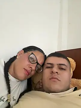 parejaamorosa27 online show from 22, 5, 2026