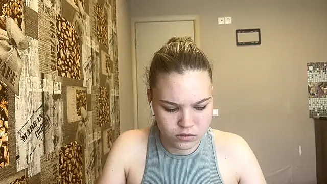 HellyRay online show from 8, 6, 2026