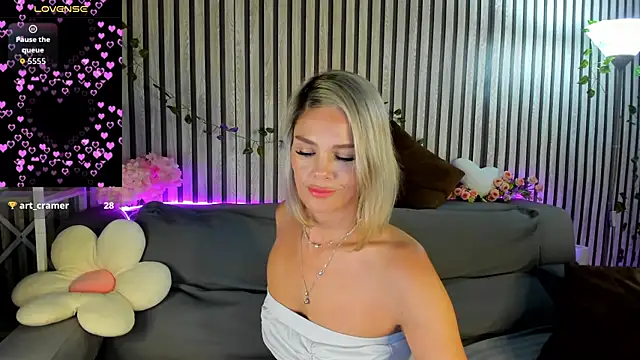 Snapshot of Betty_Brock chatting on 22, 6, 2026 Betty Brock online show from 22, 6, 2026