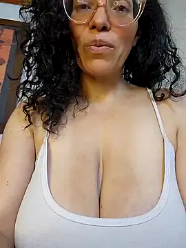 Snapshot of LUCI_LOVE chatting on 18, 12, 2024 LUCI LOVE online show from 18, 12, 2024