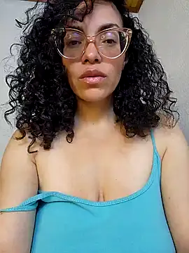 Snapshot of LUCI_LOVE chatting on 2, 1, 2025 LUCI LOVE online show from 2, 1, 2025