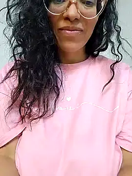 Snapshot of LUCI_LOVE chatting on 25, 1, 2025 LUCI LOVE online show from 25, 1, 2025