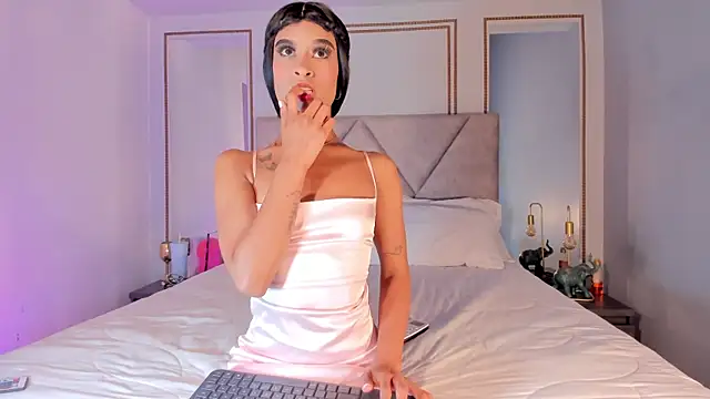 NicoleeJoness online show from 12, 6, 2026