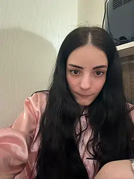 Snapshot of RoseRowley chatting on 17, 6, 2026 RoseRowley online show from 17, 6, 2026