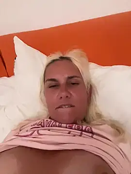 Snapshot of Sofia_beee chatting on 26, 6, 2026 Sofia beee online show from 26, 6, 2026