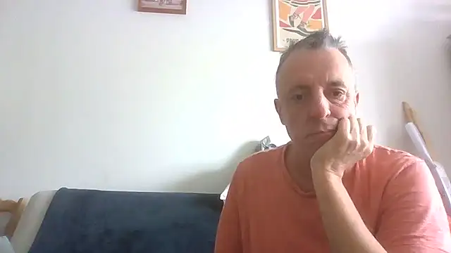 Snapshot of coucou9423 chatting on 6, 6, 2026 coucou9423 online show from 6, 6, 2026