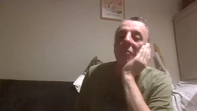 Snapshot of coucou9423 chatting on 6, 6, 2026 coucou9423 online show from 6, 6, 2026