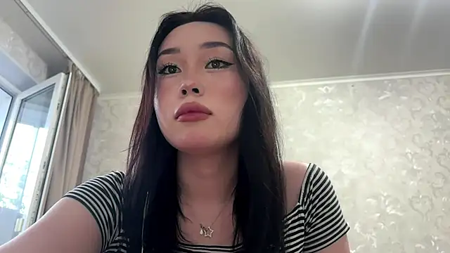 Snapshot of LilowNax chatting on 7, 6, 2026 LilowNax online show from 7, 6, 2026