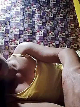 hotmom lyn online show from 19, 6, 2026