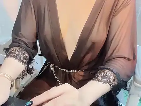 -Naomii  online show from 3, 7, 2026