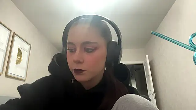 elfLiana online show from 1, 6, 2026
