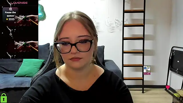 Snapshot of JuliNy_x chatting on 3, 6, 2026 JuliNy x online show from 3, 6, 2026