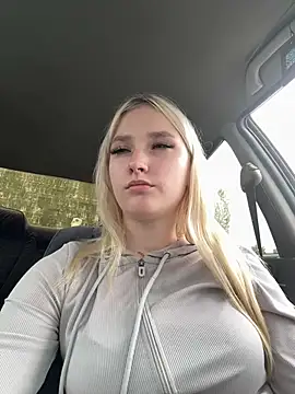 Snapshot of lisacryss3 chatting on 30, 5, 2026 lisacryss3 online show from 30, 5, 2026