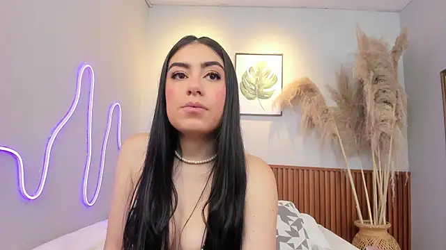 CARLA FERRERM online show from 6, 6, 2026