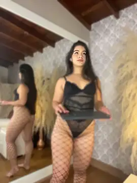 Snapshot of Amel_Rosse chatting on 8, 6, 2026 Amel Rosse online show from 8, 6, 2026