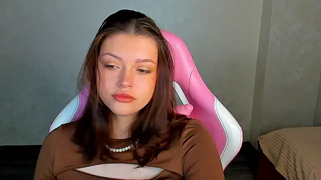Snapshot of Maya-Mimi chatting on 4, 6, 2026 Maya-Mimi online show from 4, 6, 2026