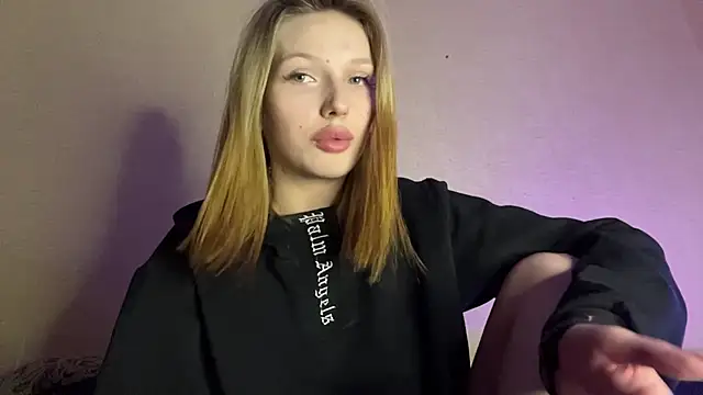Snapshot of xXMelanieseXx chatting on 17, 7, 2026 xXMelanieseXx online show from 17, 7, 2026