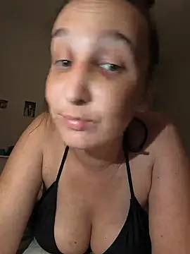 Snapshot of priska-lova chatting on 13, 7, 2026 priska-lova online show from 13, 7, 2026