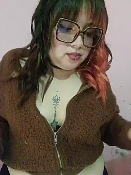 curvy latina online show from 5, 8, 2026
